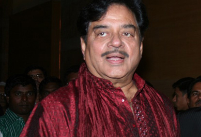 Shatrughan Sinha admitted to a Mumbai hospital